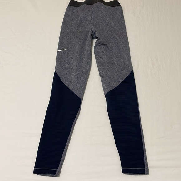 Nike Thermal Leggings size small - Picture 2 of 5